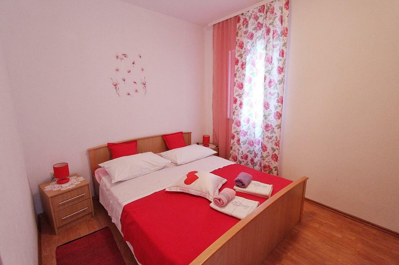 Apartments Filip Podstrana Luaran gambar