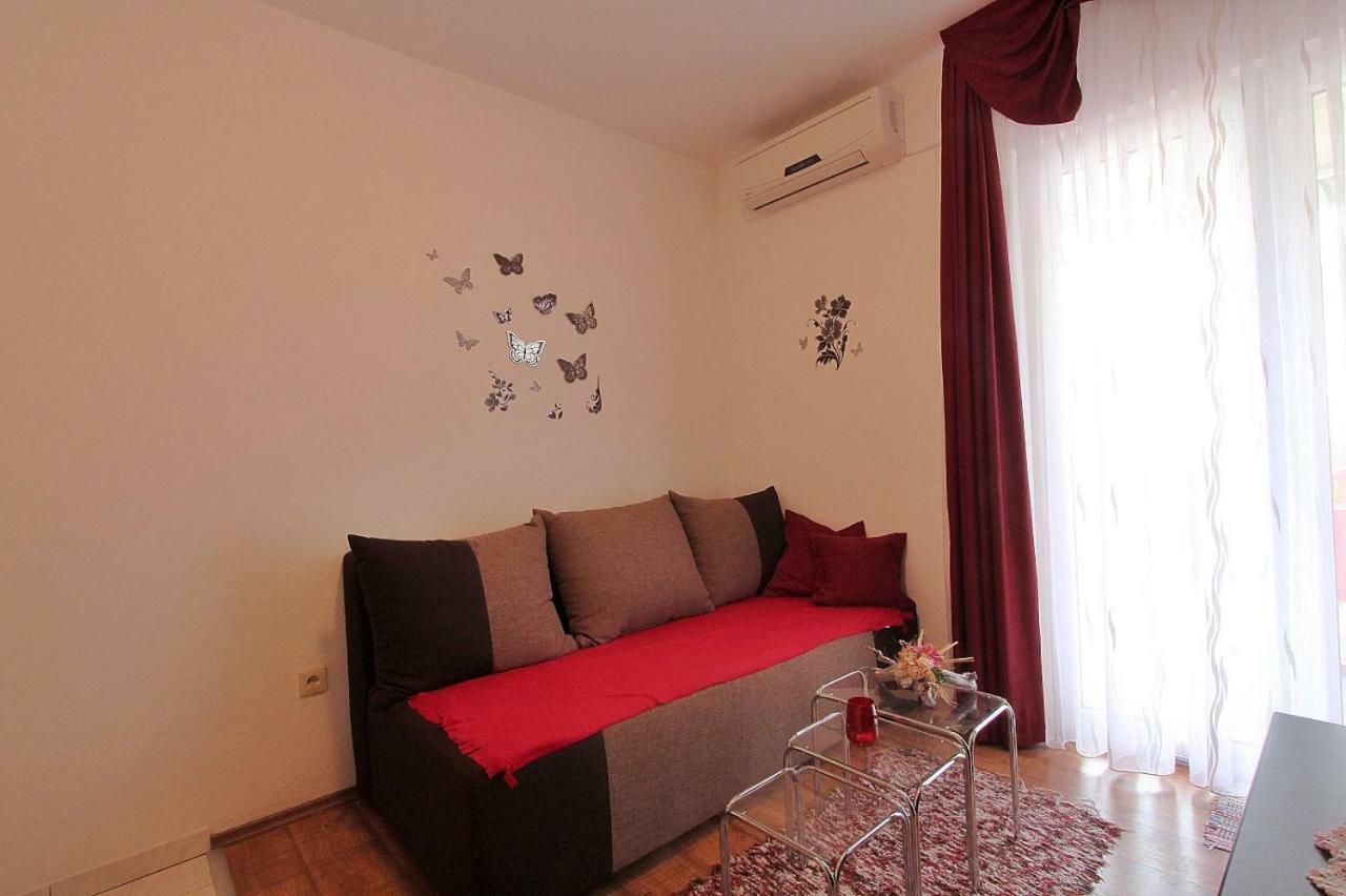 Apartments Filip Podstrana Luaran gambar
