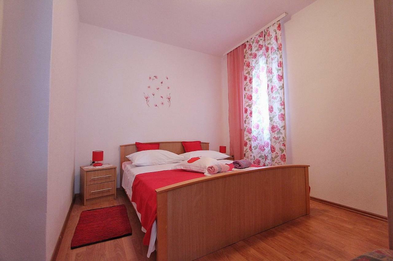 Apartments Filip Podstrana Luaran gambar