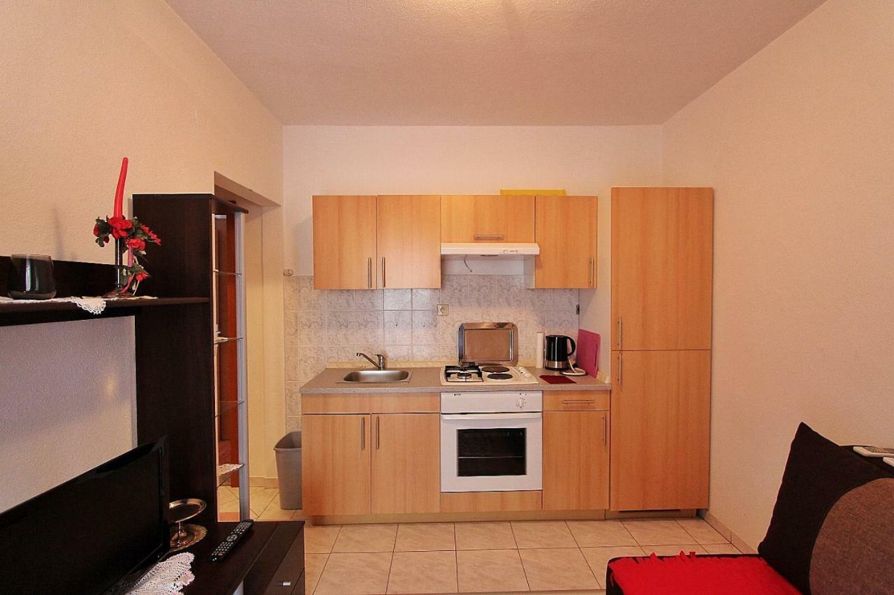 Apartments Filip Podstrana Luaran gambar